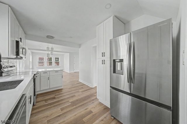 85 Madison St, Newton Town, NJ 07860