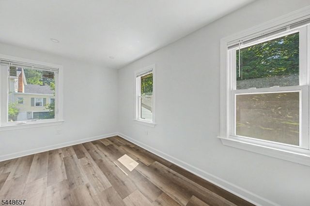 85 Madison St, Newton Town, NJ 07860