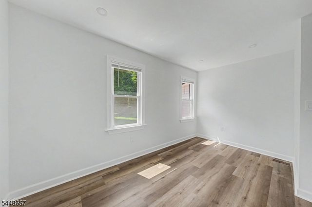 85 Madison St, Newton Town, NJ 07860