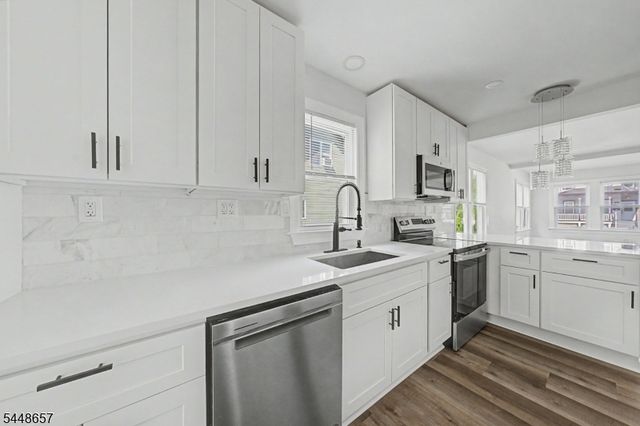 85 Madison St, Newton Town, NJ 07860