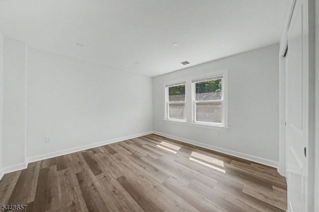 85 Madison St, Newton Town, NJ 07860