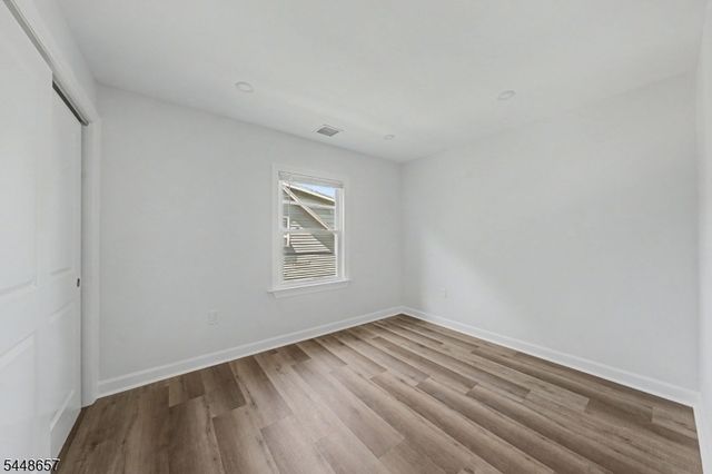 85 Madison St, Newton Town, NJ 07860