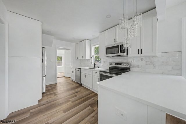 85 Madison St, Newton Town, NJ 07860