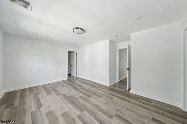 85 Madison St, Newton Town, NJ 07860