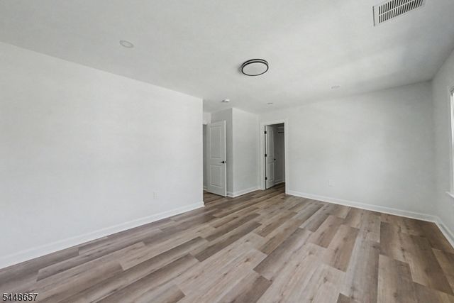 85 Madison St, Newton Town, NJ 07860