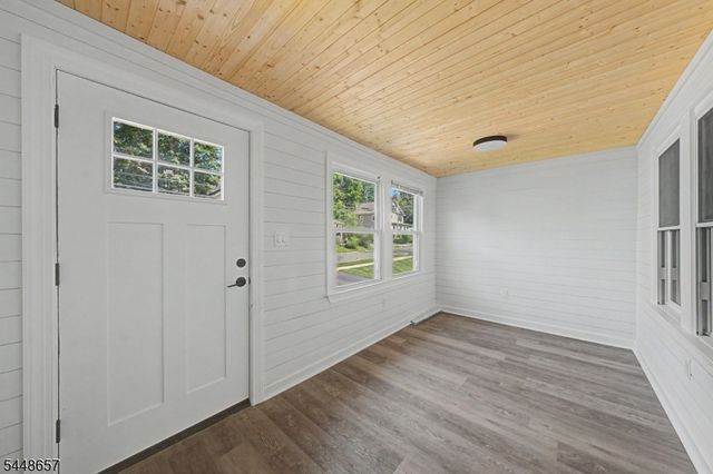 85 Madison St, Newton Town, NJ 07860