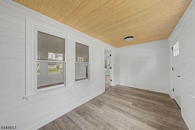 85 Madison St, Newton Town, NJ 07860