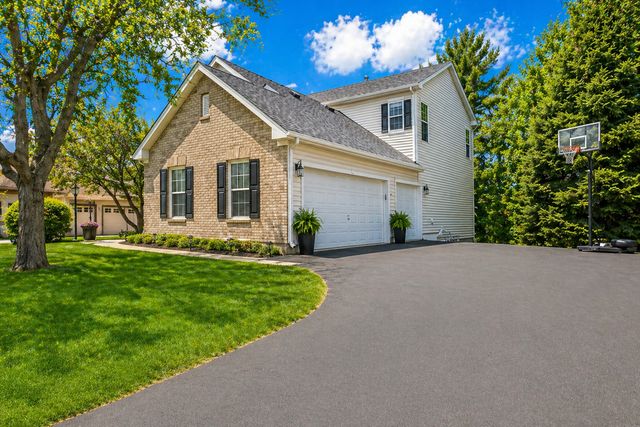2113 Fairview Lane, Woodstock, IL 60098