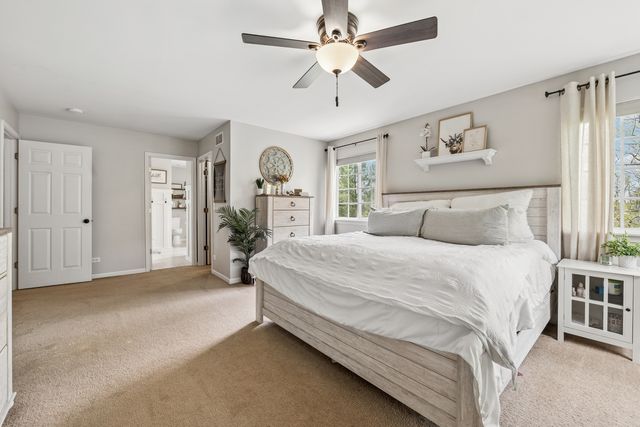 2113 Fairview Lane, Woodstock, IL 60098