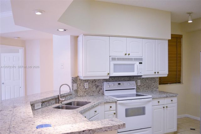 3225 NE 184th Street 10103, Aventura, FL 33160