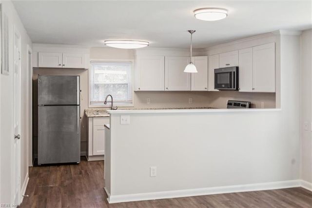 67 Ferguson LN, Newport News, VA 23601