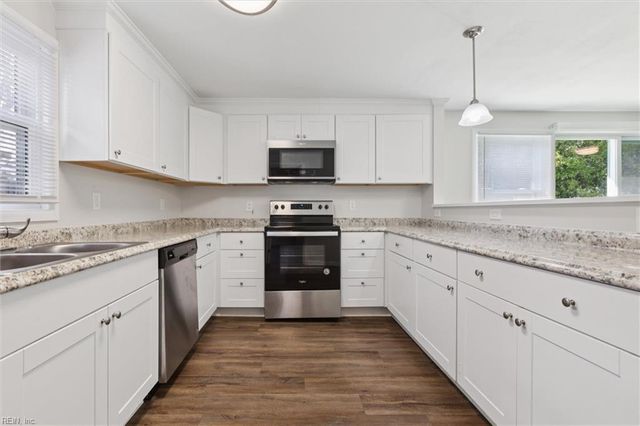 67 Ferguson LN, Newport News, VA 23601