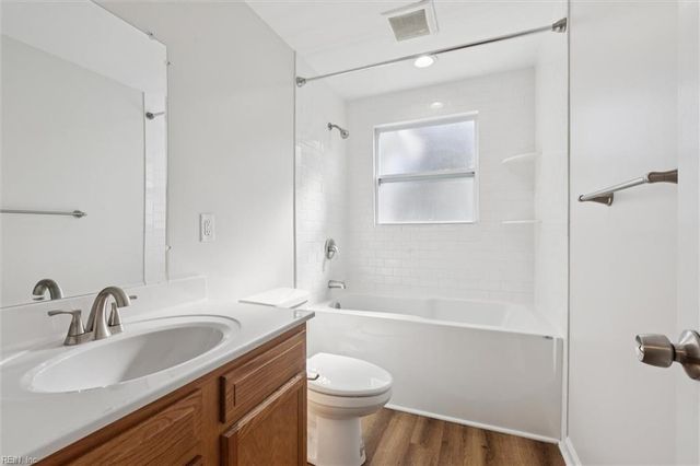 67 Ferguson LN, Newport News, VA 23601