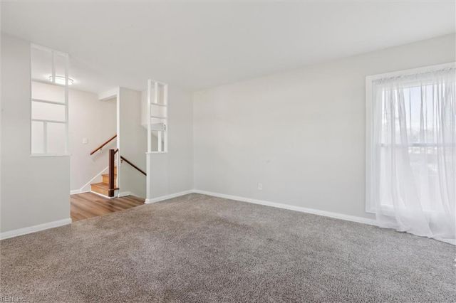 67 Ferguson LN, Newport News, VA 23601