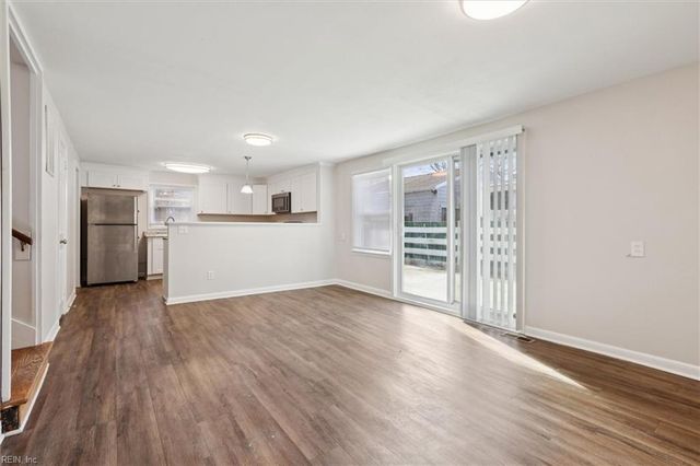 67 Ferguson LN, Newport News, VA 23601