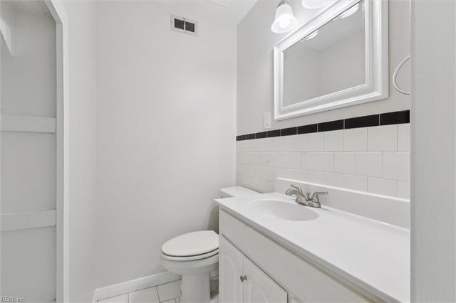 67 Ferguson LN, Newport News, VA 23601