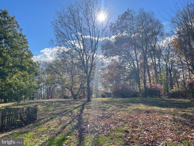 256 LINE RD, Kennett Square, PA 19348