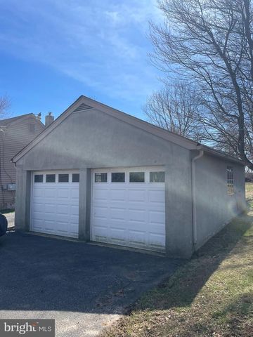 256 LINE RD, Kennett Square, PA 19348