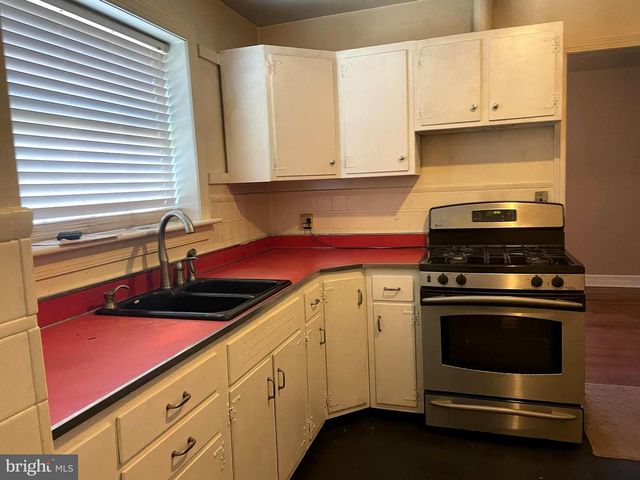 256 LINE RD, Kennett Square, PA 19348