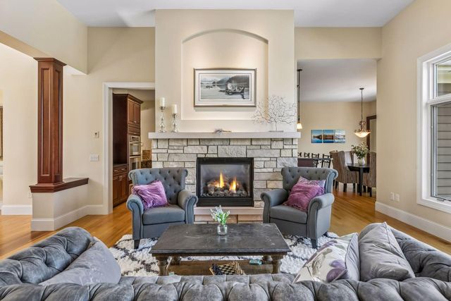 9251 Wedgewood Point, Woodbury, MN 55125
