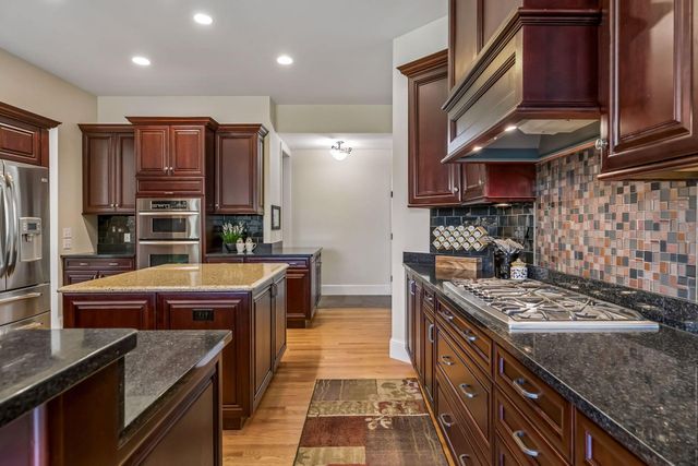 9251 Wedgewood Point, Woodbury, MN 55125