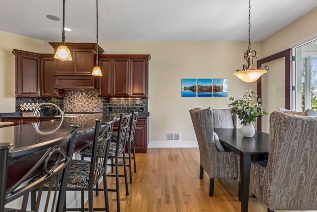 9251 Wedgewood Point, Woodbury, MN 55125