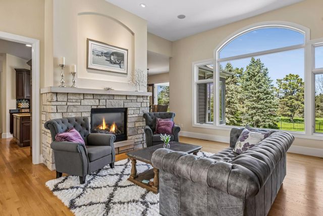 9251 Wedgewood Point, Woodbury, MN 55125
