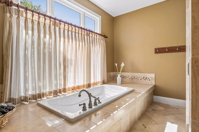 9251 Wedgewood Point, Woodbury, MN 55125