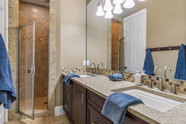9251 Wedgewood Point, Woodbury, MN 55125