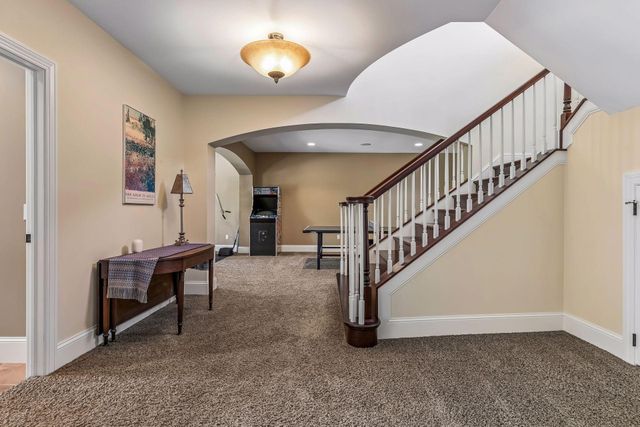 9251 Wedgewood Point, Woodbury, MN 55125