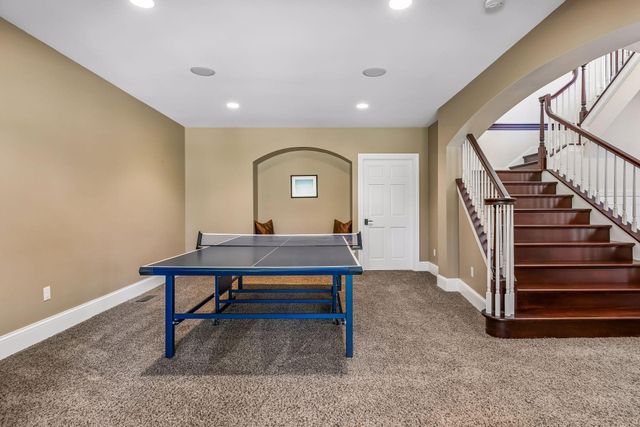 9251 Wedgewood Point, Woodbury, MN 55125