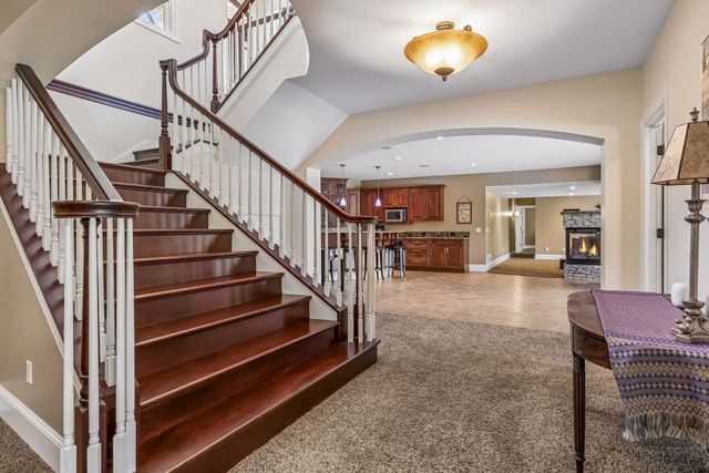 9251 Wedgewood Point, Woodbury, MN 55125