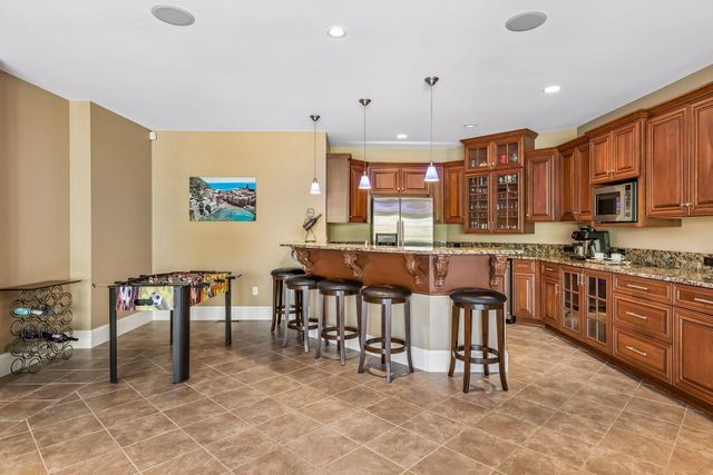 9251 Wedgewood Point, Woodbury, MN 55125