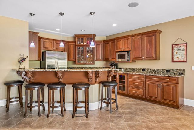 9251 Wedgewood Point, Woodbury, MN 55125