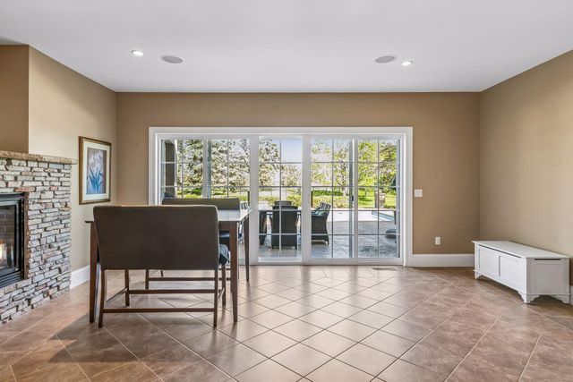 9251 Wedgewood Point, Woodbury, MN 55125