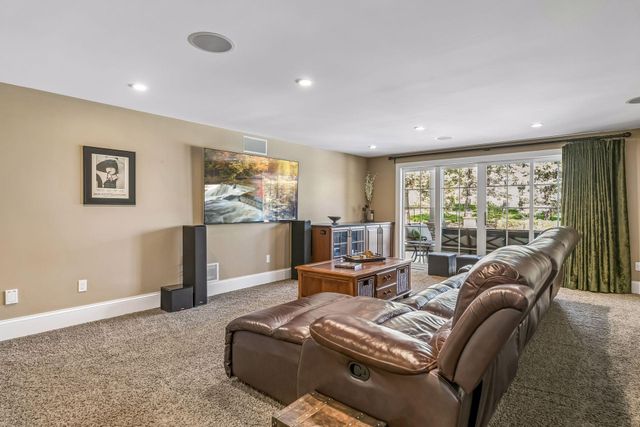 9251 Wedgewood Point, Woodbury, MN 55125