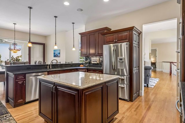 9251 Wedgewood Point, Woodbury, MN 55125