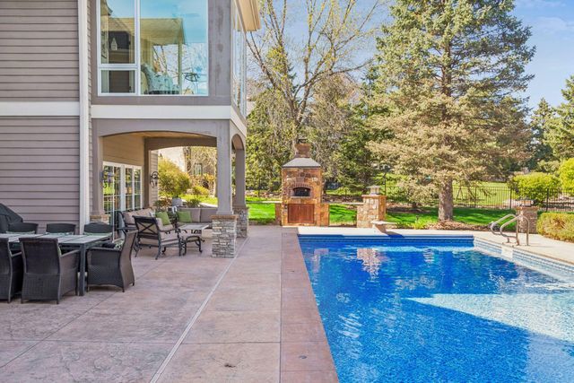 9251 Wedgewood Point, Woodbury, MN 55125