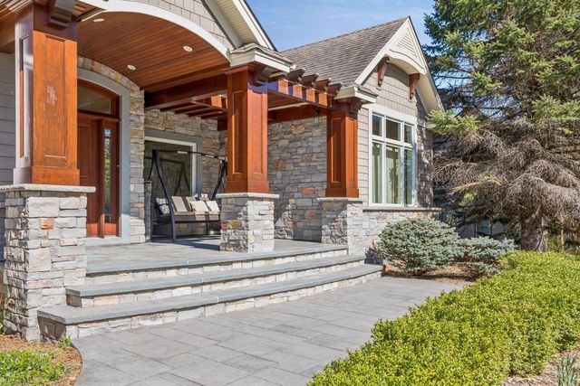 9251 Wedgewood Point, Woodbury, MN 55125
