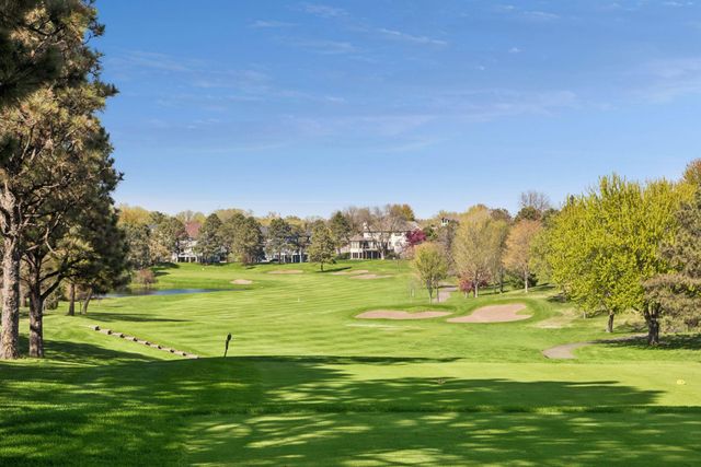 9251 Wedgewood Point, Woodbury, MN 55125