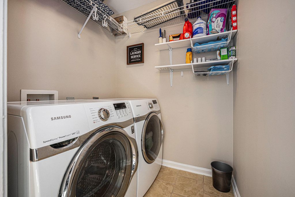 Image 14 of property listing at 313 Seneca River Drive, Summerville, SC 29485