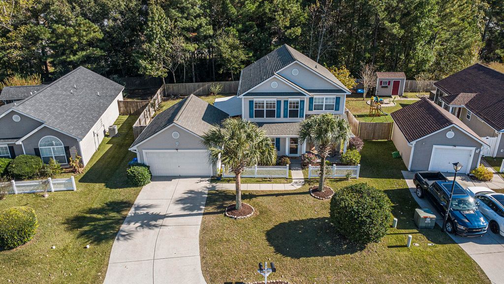 Image 4 of property listing at 313 Seneca River Drive, Summerville, SC 29485