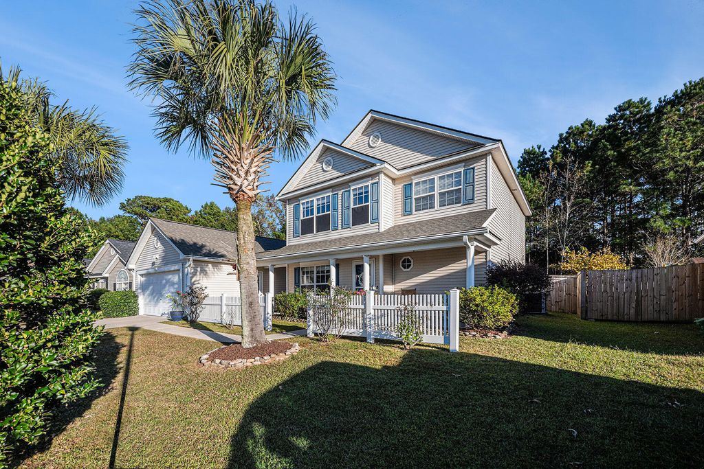 Image 5 of property listing at 313 Seneca River Drive, Summerville, SC 29485