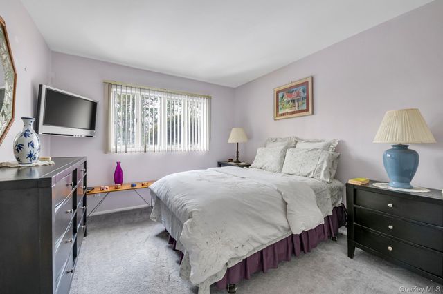 1 Crystal Drive, Great Neck, NY 11021