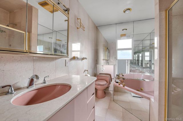 1 Crystal Drive, Great Neck, NY 11021