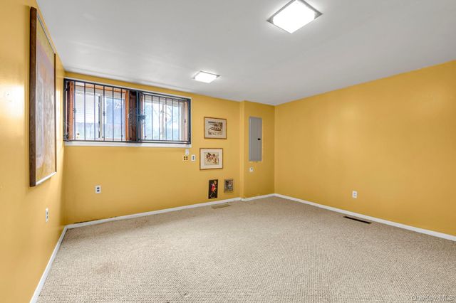 1 Crystal Drive, Great Neck, NY 11021