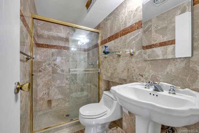 1 Crystal Drive, Great Neck, NY 11021