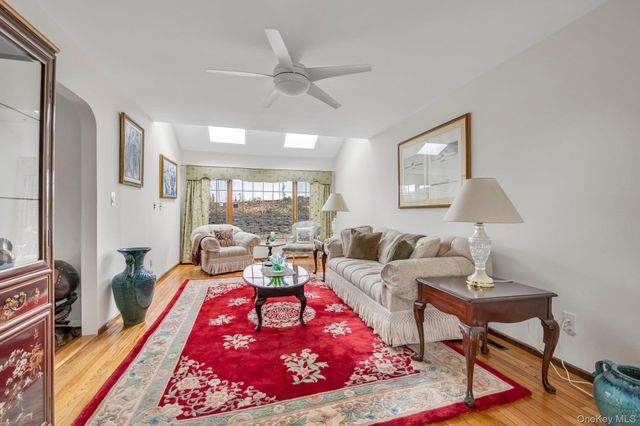 1 Crystal Drive, Great Neck, NY 11021