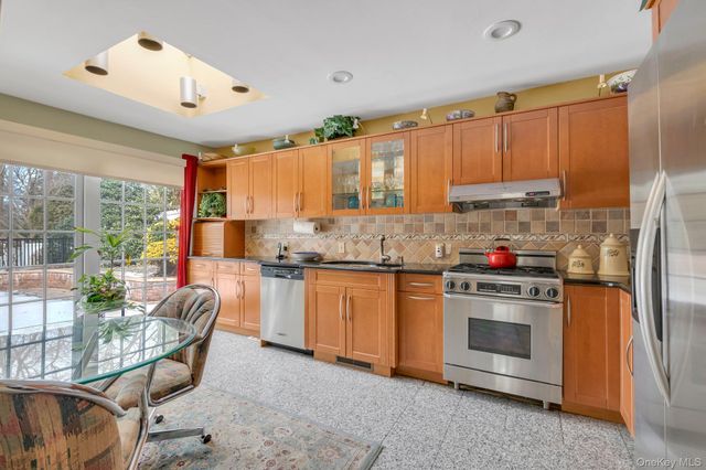 1 Crystal Drive, Great Neck, NY 11021