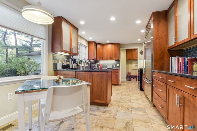 126 Hartford Turnpike, Hamden, CT 06517